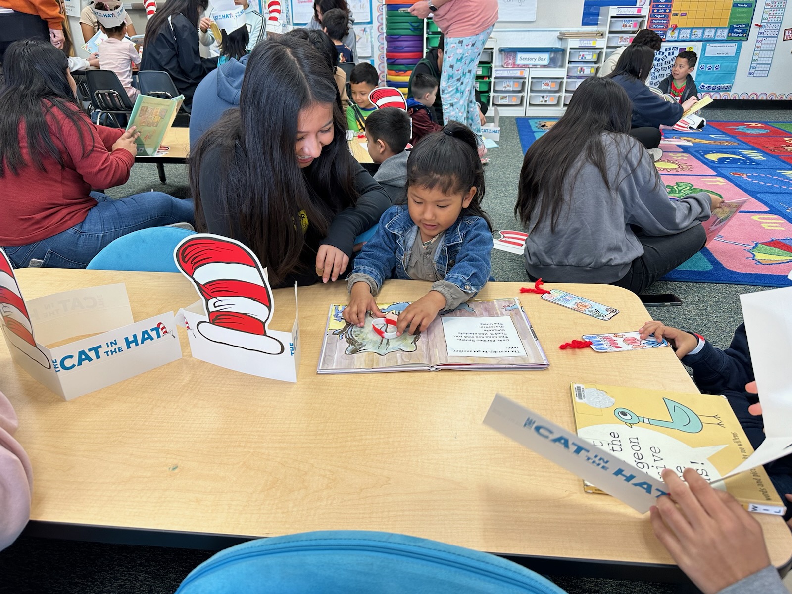  Los Amigos Students visit Northcutt to read to our TK students during Read Across America Day!